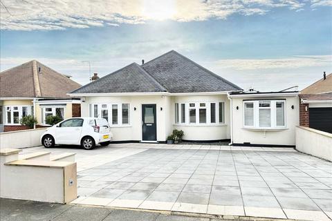 3 bedroom bungalow for sale, Leigh on Sea SS9