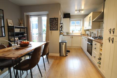 2 bedroom townhouse for sale, Mallard View, Oxenhope, Keighley, BD22