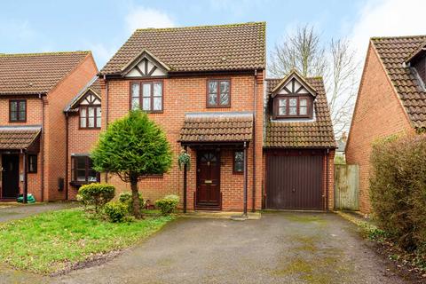 4 bedroom detached house for sale, Sylvester Close, Wokingham RG41