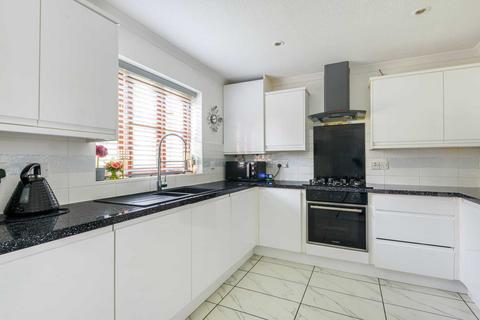 11 Sylvester Close, Winnersh, Wokingham, RG41 5LL