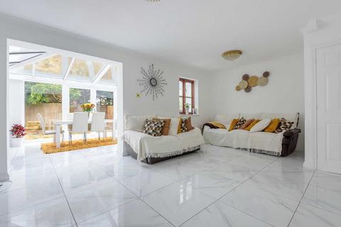11 Sylvester Close, Winnersh, Wokingham, RG41 5LL