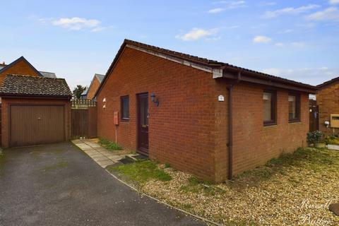 2 bedroom semi-detached bungalow to rent, Church View, Steeple Claydon, MK18 2QR