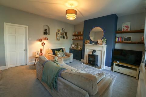 21 Albert Street, Hadfield, Glossop, SK13 1DA