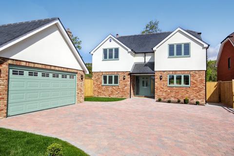4 bedroom detached house for sale, Walshes Road, Crowborough