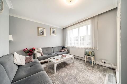 2 bedroom flat for sale, Fawcett Estate, London E5