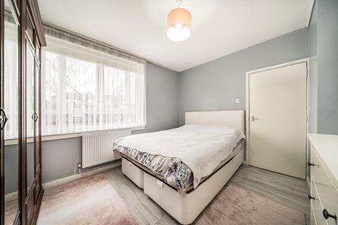 2 bedroom flat for sale, Fawcett Estate, London E5