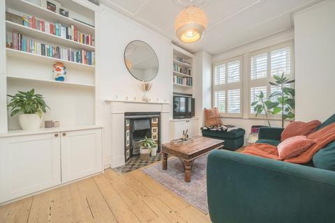 2 bedroom flat to rent, Cumberland Road, London W7