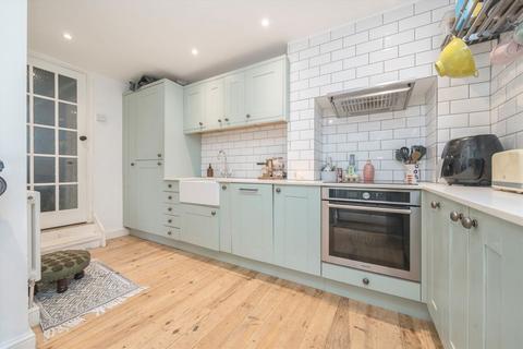 2 bedroom flat to rent, Cumberland Road, London W7