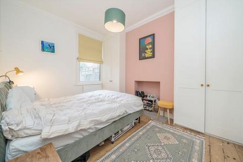 2 bedroom flat to rent, Cumberland Road, London W7