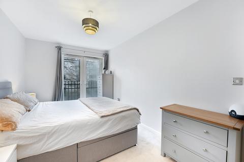 2 bedroom apartment for sale, Garratt Lane, London, SW18