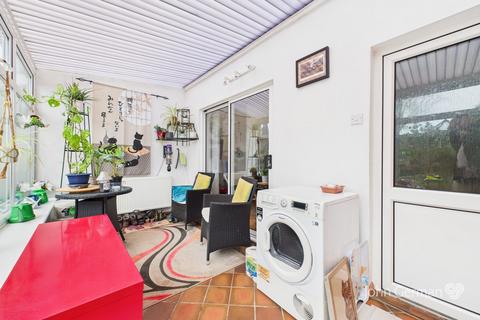 59 Henhurst Hill, Burton-on-trent, DE13 9TB