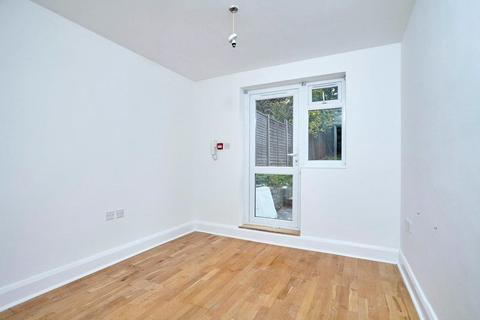 1 bedroom apartment to rent, Dollis Road, London