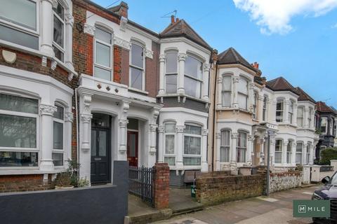 2 bedroom ground floor flat for sale, Purves Road, London NW10