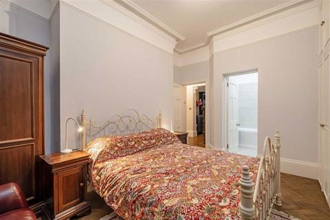 3 bedroom flat for sale, Carlisle Place, London SW1P