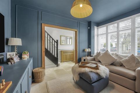 51 Clifton Park Avenue, London, SW20 8BB