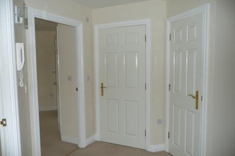 2 bedroom flat to rent, Corscombe Close, Weymouth