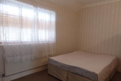 2 bedroom terraced house to rent, Blackborne Road Dagenham