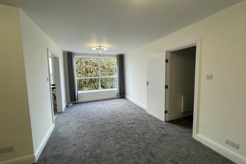 2 bedroom flat to rent, London Road, Romford