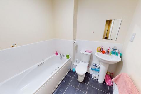 12 Sandhill Close, Bradford, BD8 0DZ
