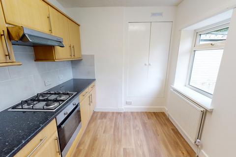 3 bedroom terraced house to rent, Ingleby Road, Bradford BD7
