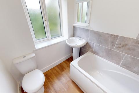3 bedroom terraced house to rent, Ingleby Road, Bradford BD7