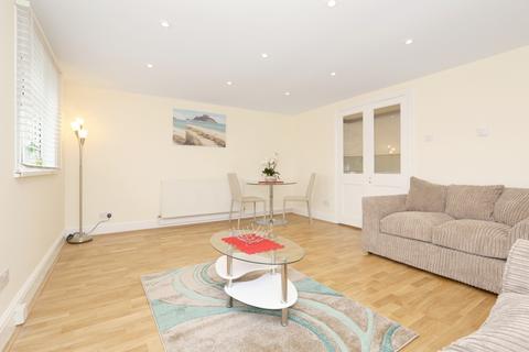 1 bedroom flat to rent, High Road, N15