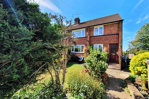 2 bedroom maisonette for sale, Summit Close, Edgware, Greater London, HA8 6EJ