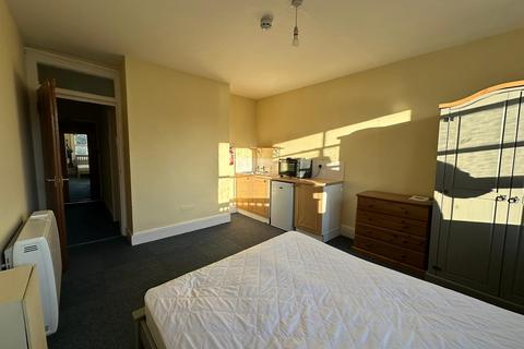 Studio to rent, Cherry Hinton Road, Cambridge CB1