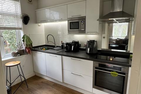 2 bedroom apartment to rent, Barlow Moor Road , Chorlton