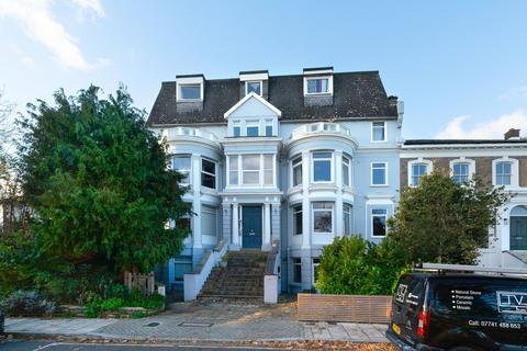 2 bedroom flat for sale, Ravensbourne Park Crescent, London SE6