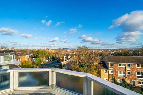 2 bedroom flat for sale, Ravensbourne Park Crescent, London SE6