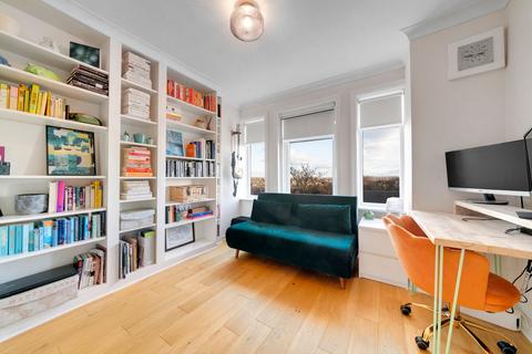57g Ravensbourne Park Crescent, London, SE6 4YG