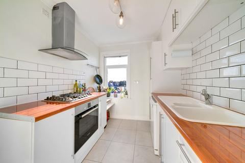 57g Ravensbourne Park Crescent, London, SE6 4YG