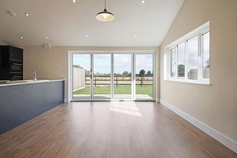 3 bedroom barn conversion to rent, Brook Road, Royston SG8