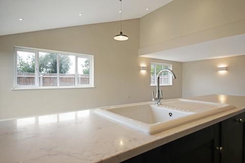 3 bedroom barn conversion to rent, Brook Road, Royston SG8