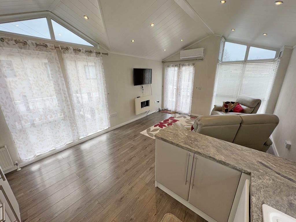 Kitchen area to Lounge