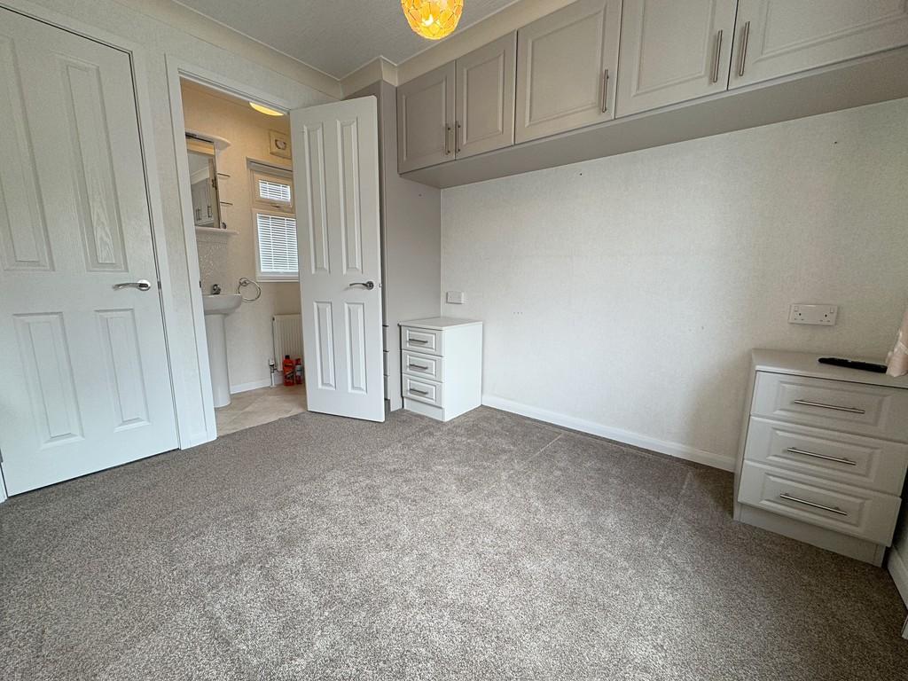 Bed 1 to En-suite