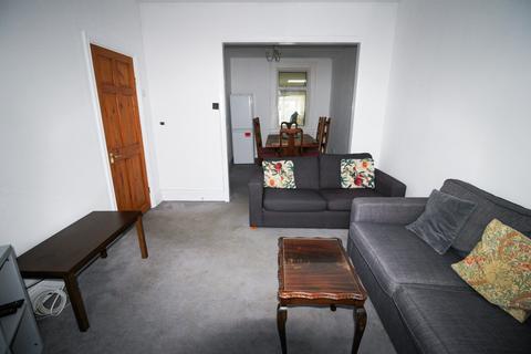 3 bedroom terraced house to rent, Colegrave Road, London E15