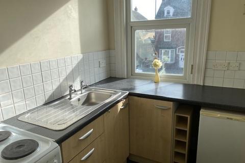 Studio to rent, 218 Balby Road, Balby, DN4 0NE