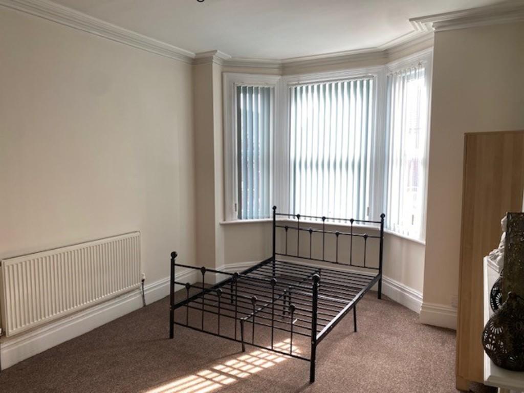 Flat 4 bed 2