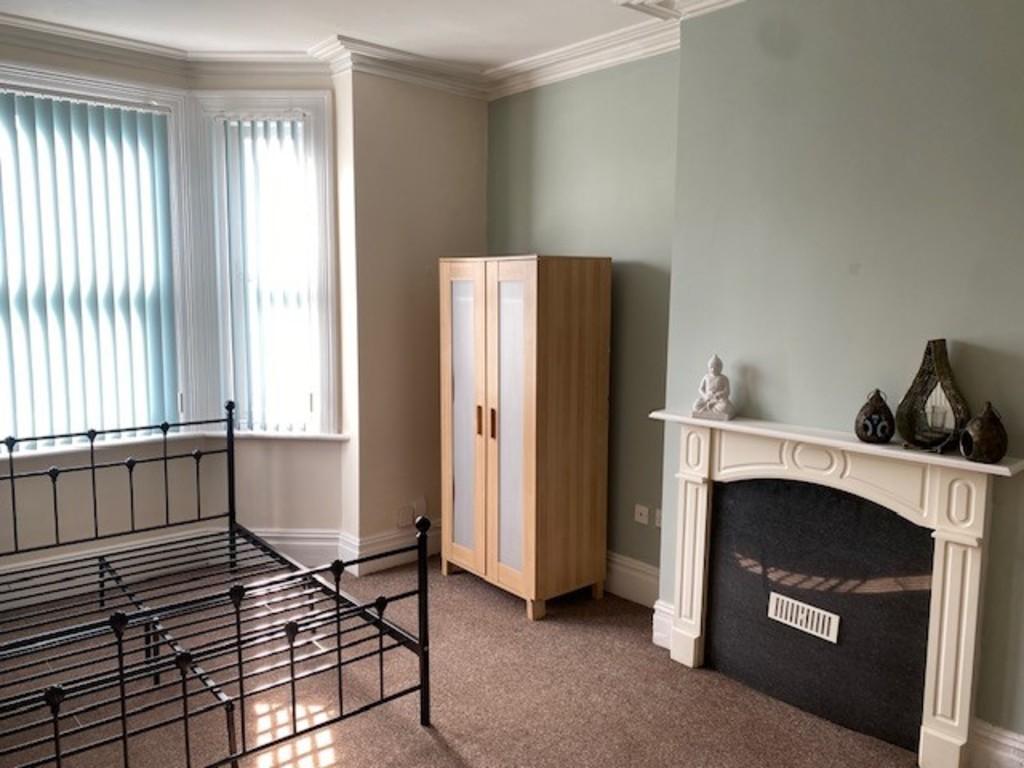 Flat 4 bedroom