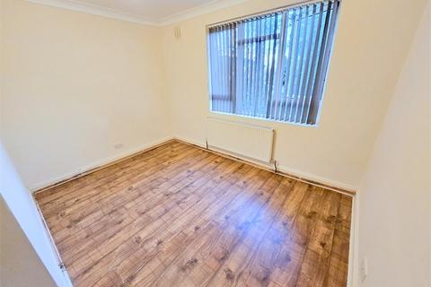 1 bedroom ground floor flat to rent, Ravensbourne Park Crescent, Catford, London,