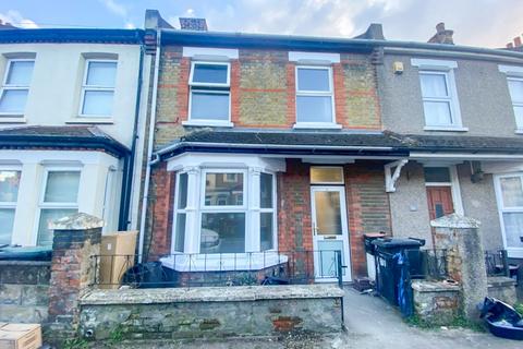 3 bedroom terraced house to rent, Havelock Road, Gravesend, Kent, DA11 0JL