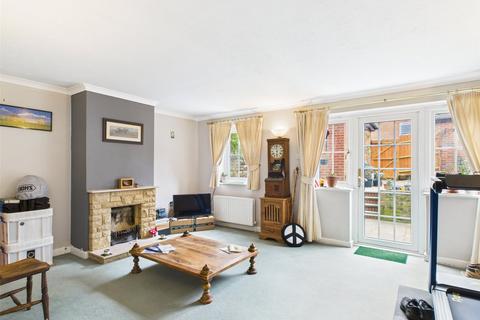 3 bedroom end of terrace house for sale, George Street, Kingsclere, Newbury, Hampshire, RG20