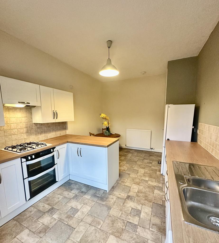 Kitchen (c)