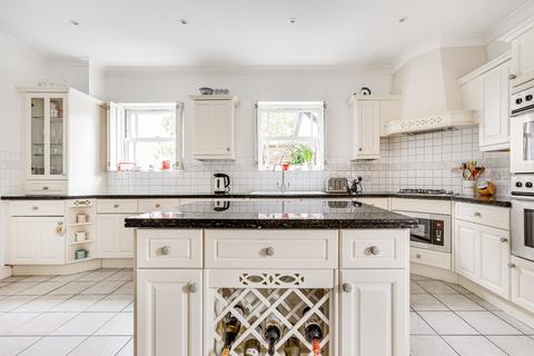 5 bedroom detached house to rent, Devereux Lane, Barnes, London