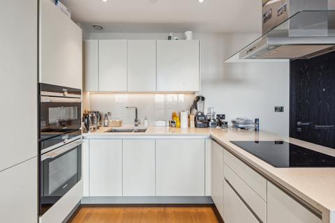 2 bedroom flat to rent, Camellia House, 338 Queenstown Road, London