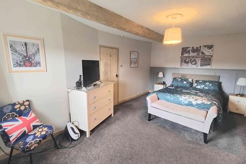 2 bedroom cottage for sale, Illingworth Road, Halifax HX2