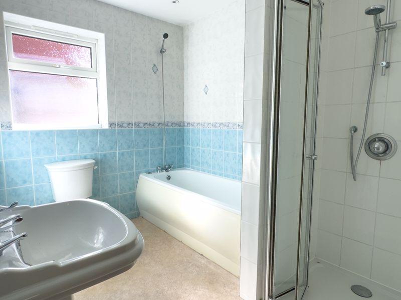 Bath/Shower Room