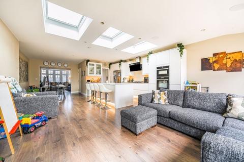 4 bedroom property for sale, Walfield Avenue, London